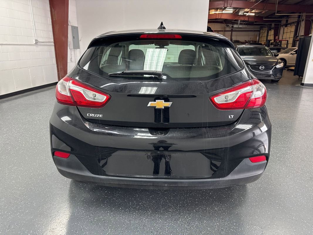 Used 2018 Chevrolet Cruze LT w/ Convenience Package FWD image 5