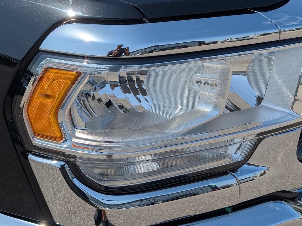 Used 2024 RAM 2500 Tradesman w/ Chrome Appearance Group AWD/4WD image 5