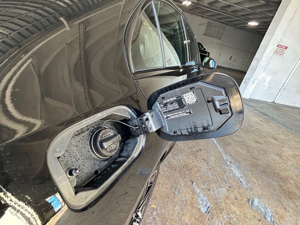 Used 2025 Mercedes-Benz C 300 4MATIC Sedan image 37