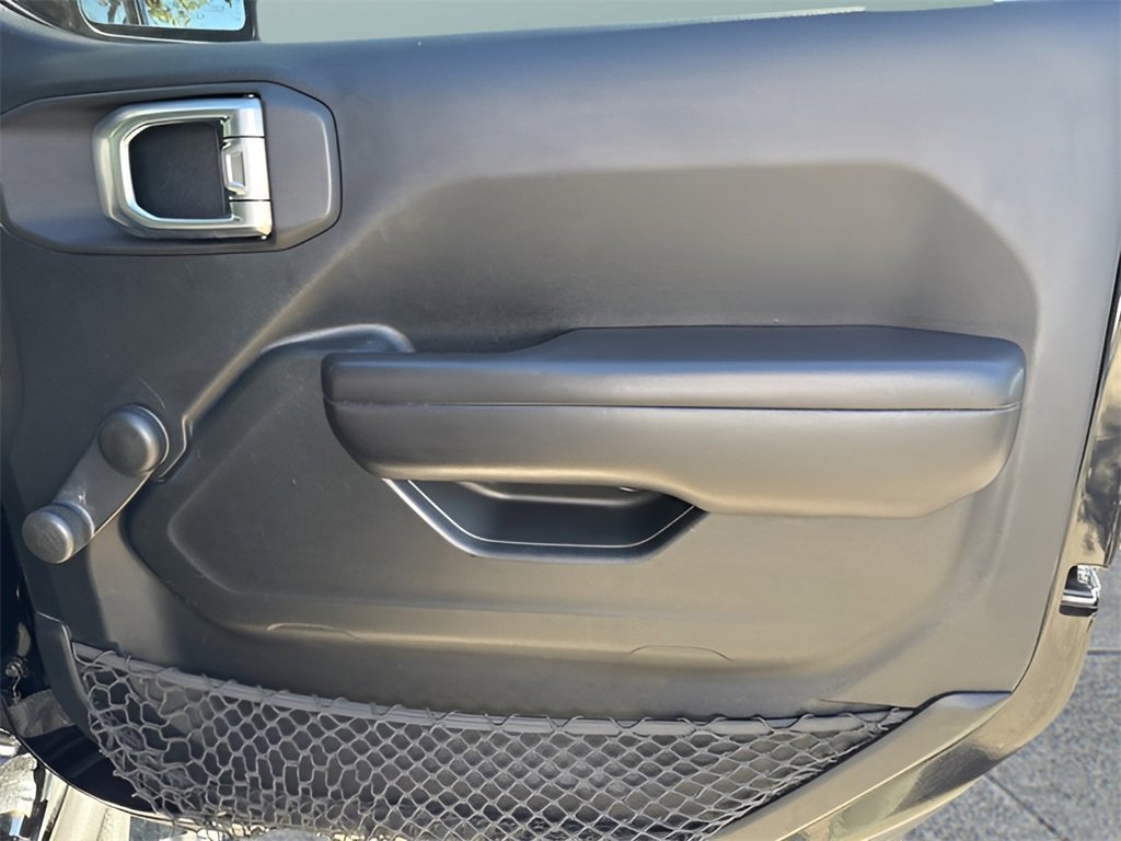 Used 2018 Jeep Wrangler Unlimited Sport image 40