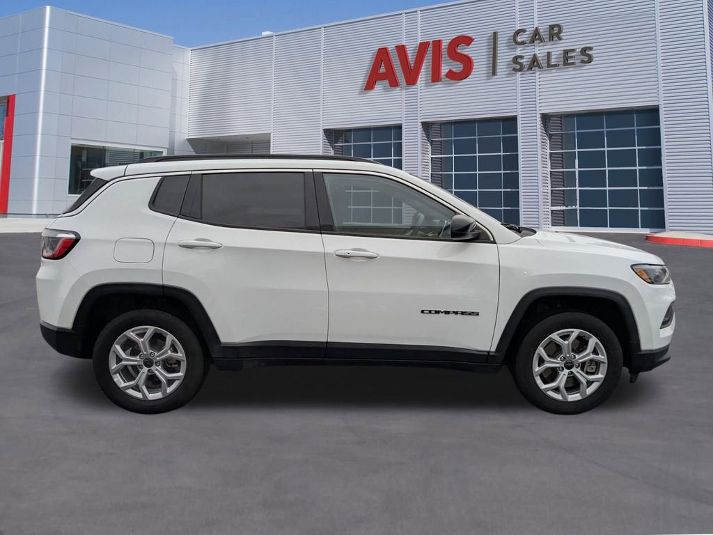 Used 2025 Jeep Compass Latitude image 7