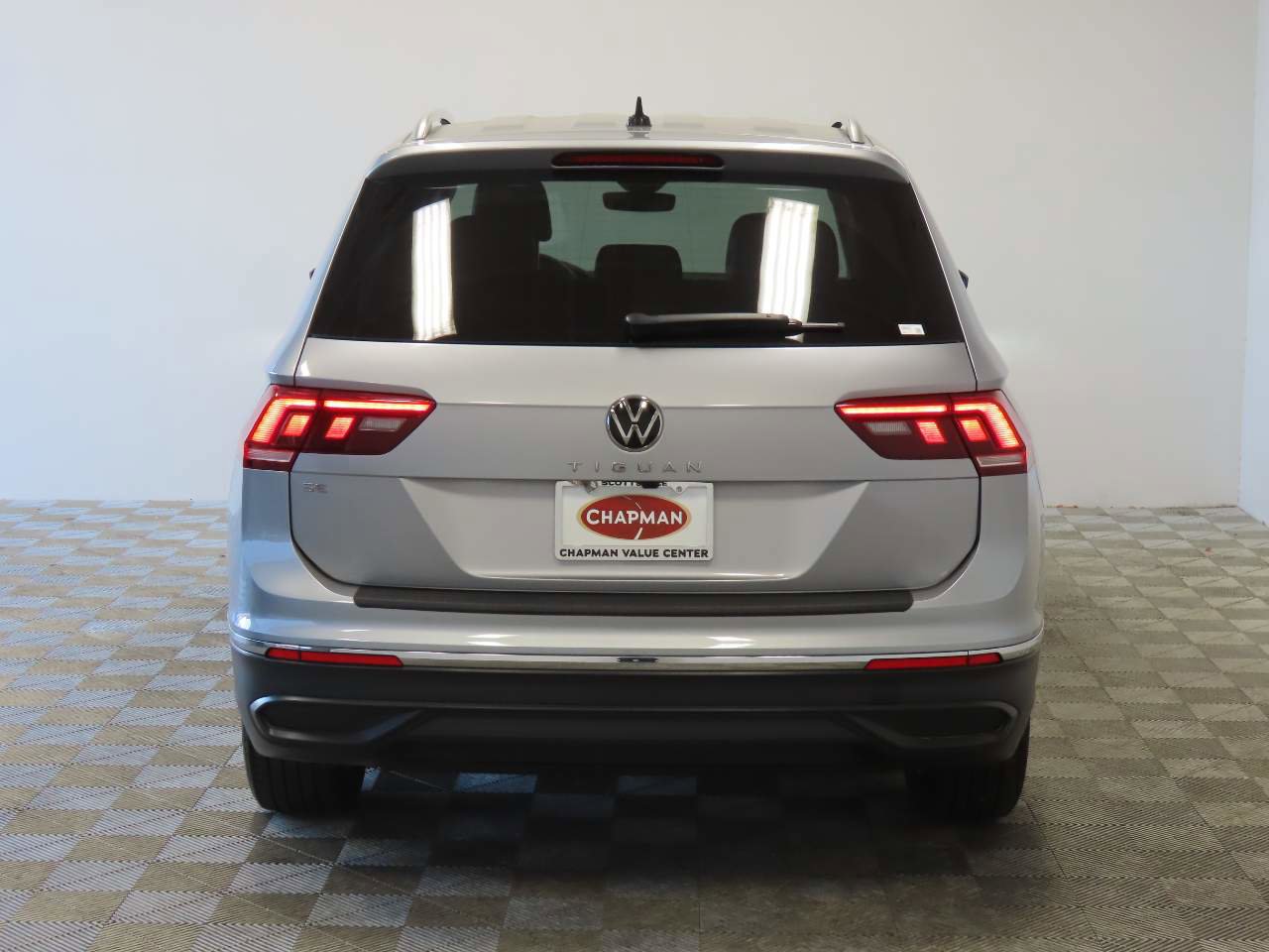 Used 2024 Volkswagen Tiguan SE image 4