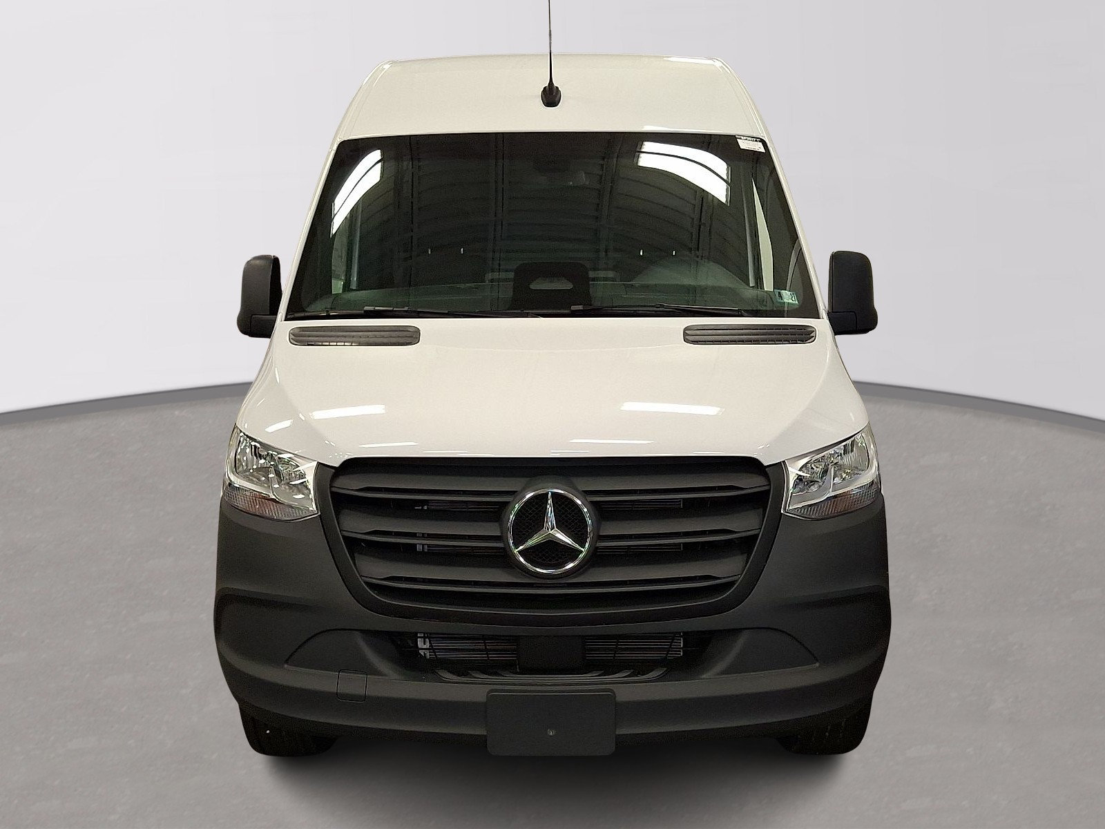 Used 2025 Mercedes-Benz Sprinter 2500 image 2