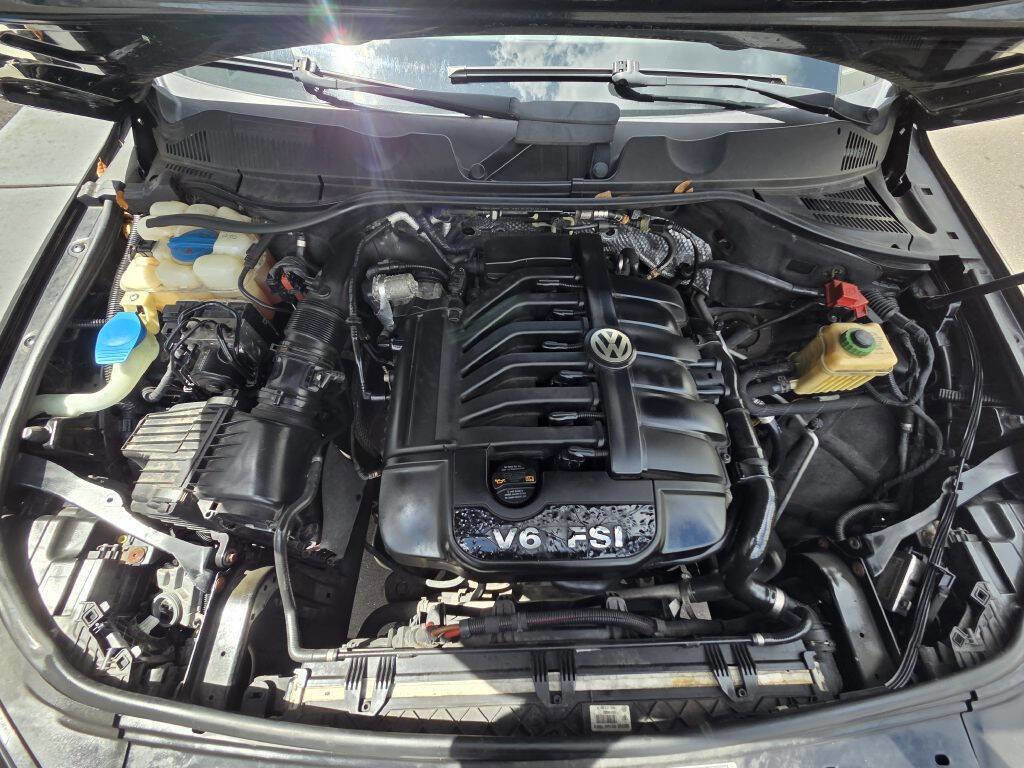 Used 2011 Volkswagen Touareg V6 AWD/4WD image 14