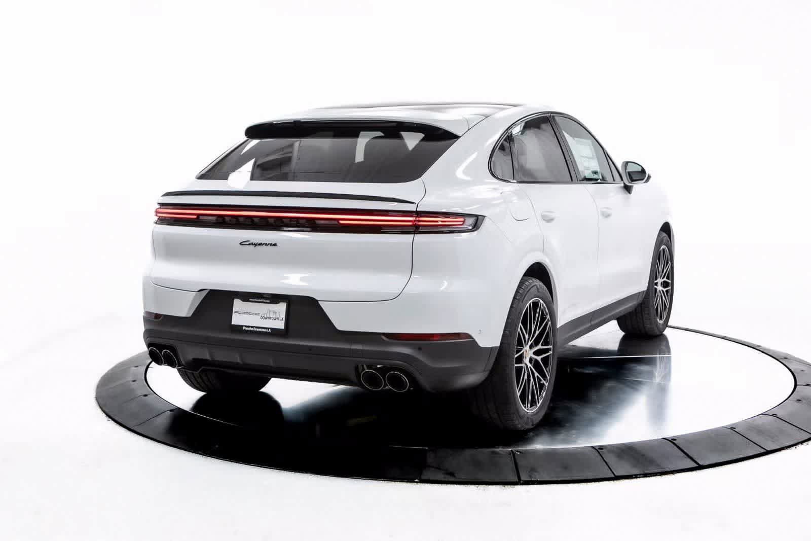 Certified 2025 Porsche Cayenne Coupe image 7
