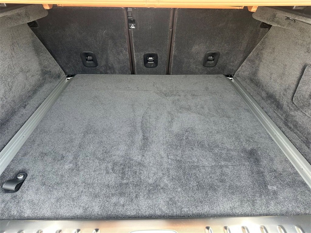 New 2026 Aston Martin DBX 707 image 28