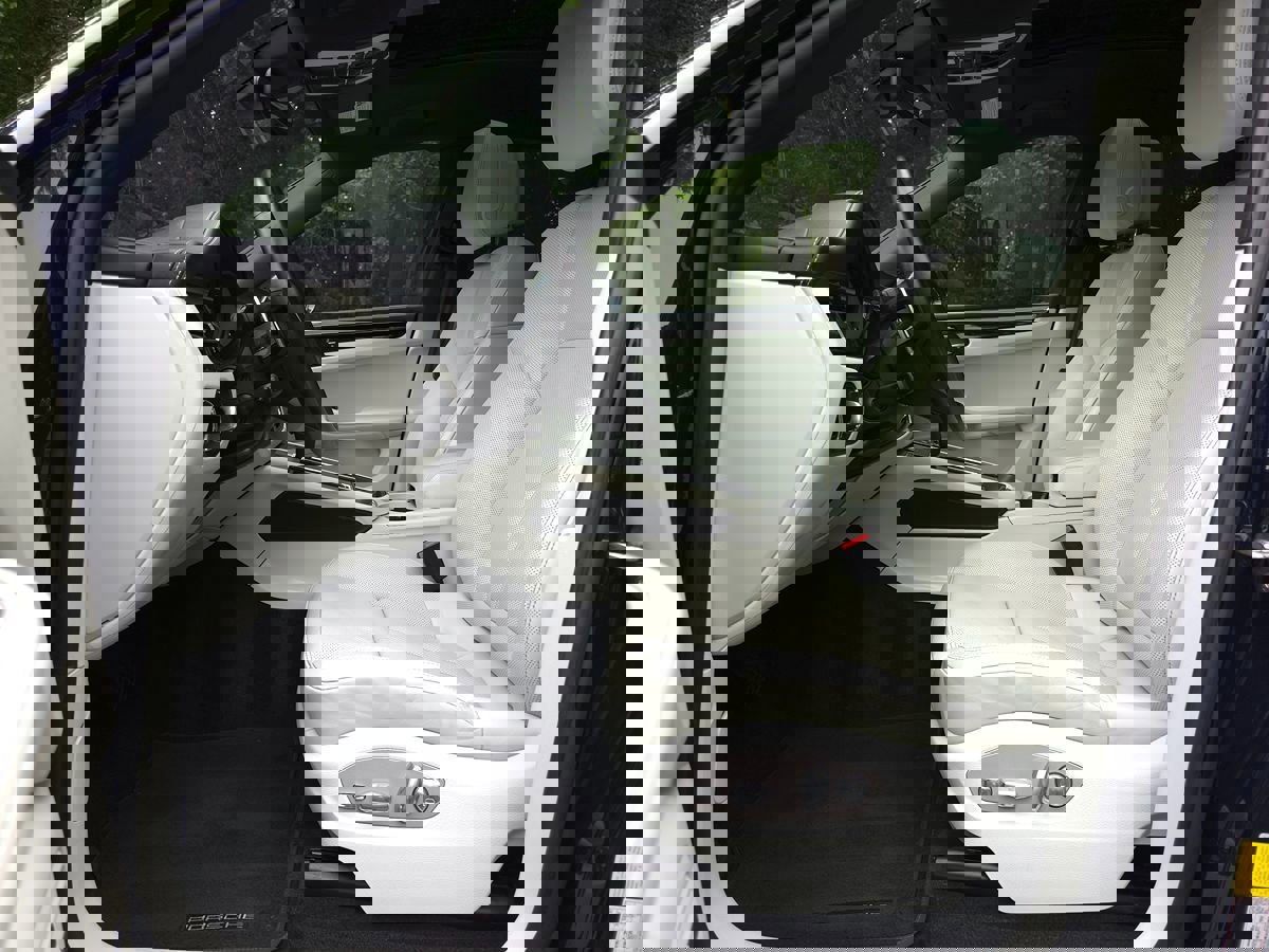 Used 2023 Porsche Macan image 10