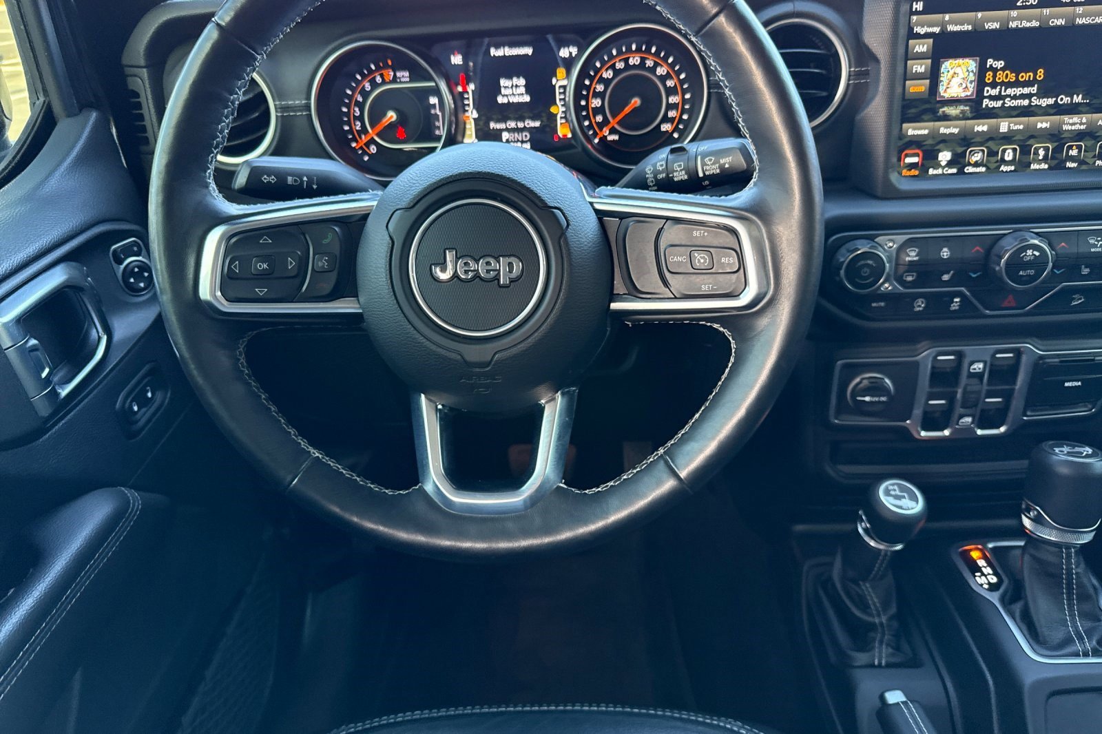 Used 2018 Jeep Wrangler Unlimited Sahara image 18