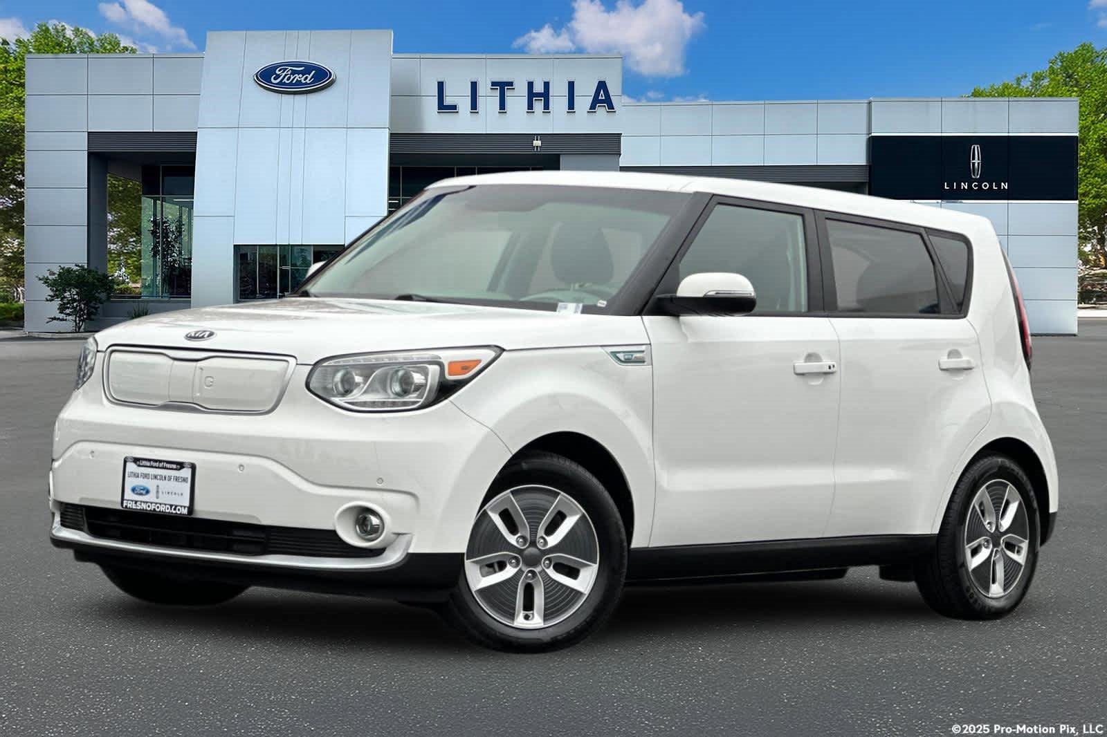Used 2017 Kia Soul EV + image 1