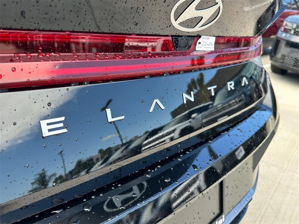 Used 2024 Hyundai Elantra SEL w/ Convenience Package image 5