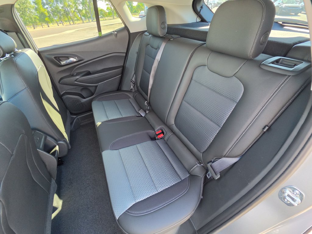 New 2026 Chevrolet Trax LT w/ Driver Confidence Package FWD image 13