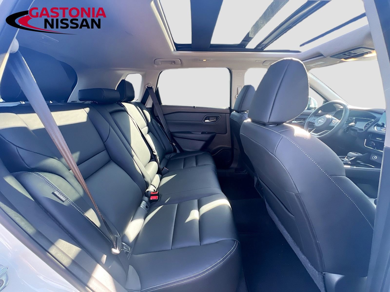 Used 2023 Nissan Rogue SL w/ SL Premium Package image 37