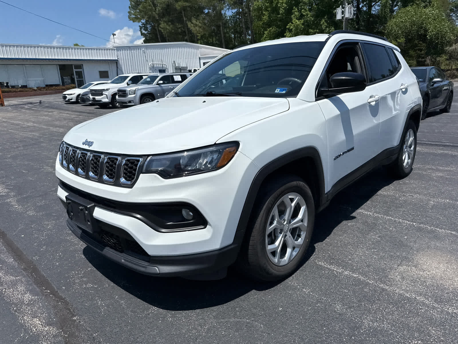 Used 2024 Jeep Compass Latitude AWD/4WD image 4