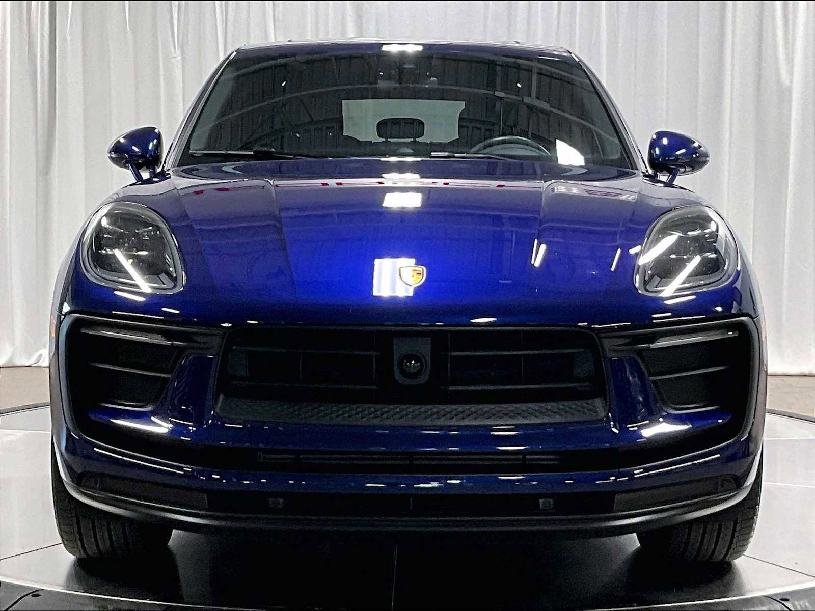 Used 2025 Porsche Macan image 13