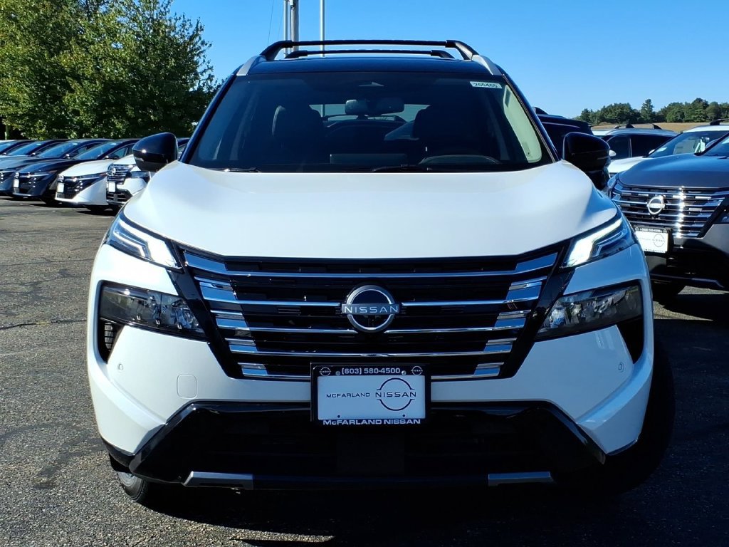New 2026 Nissan Rogue Platinum AWD/4WD image 2