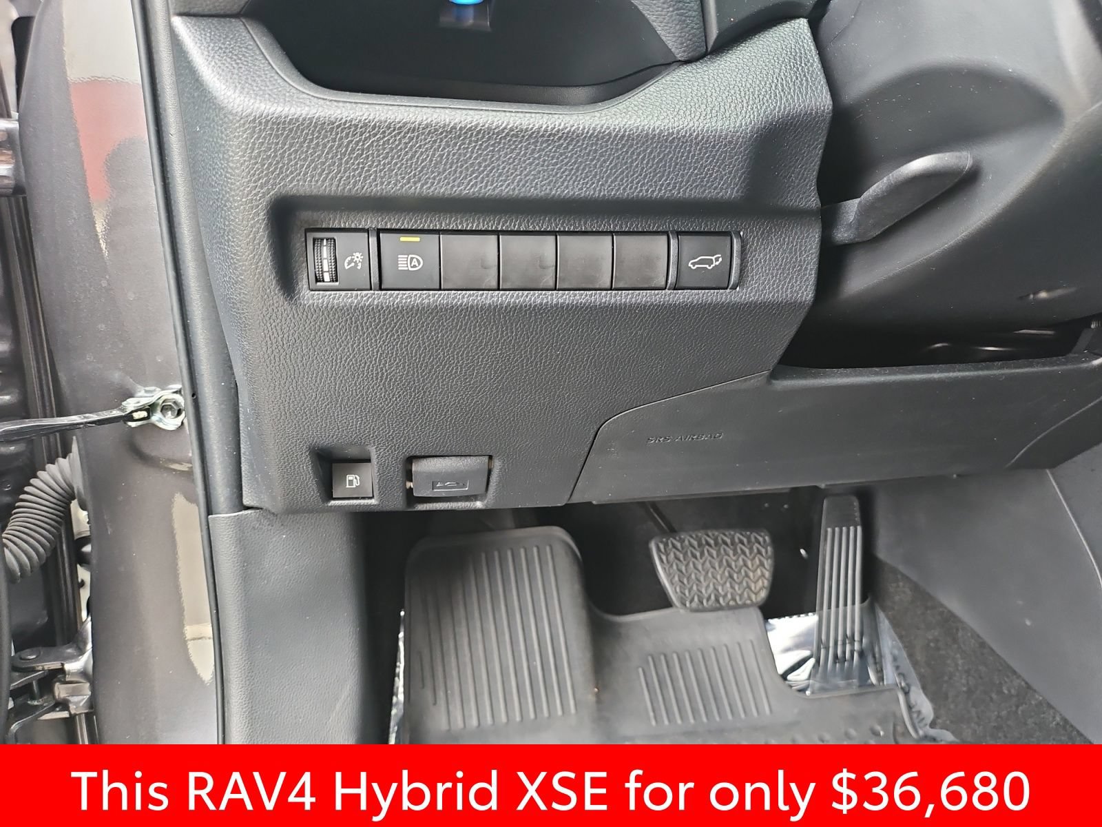 Used 2024 Toyota RAV4 XSE AWD/4WD image 25