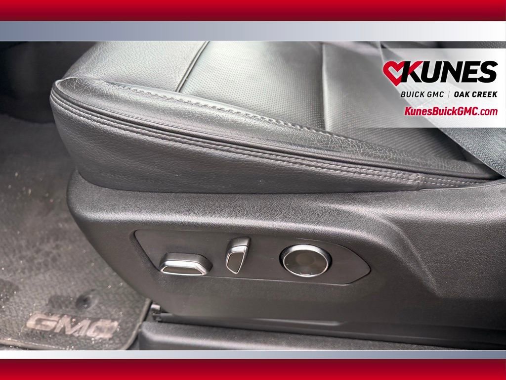 Used 2024 GMC Yukon Denali w/ Advanced Technology Package AWD/4WD image 10
