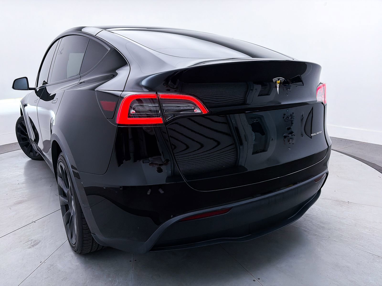 Used 2023 Tesla Model Y Long Range image 8