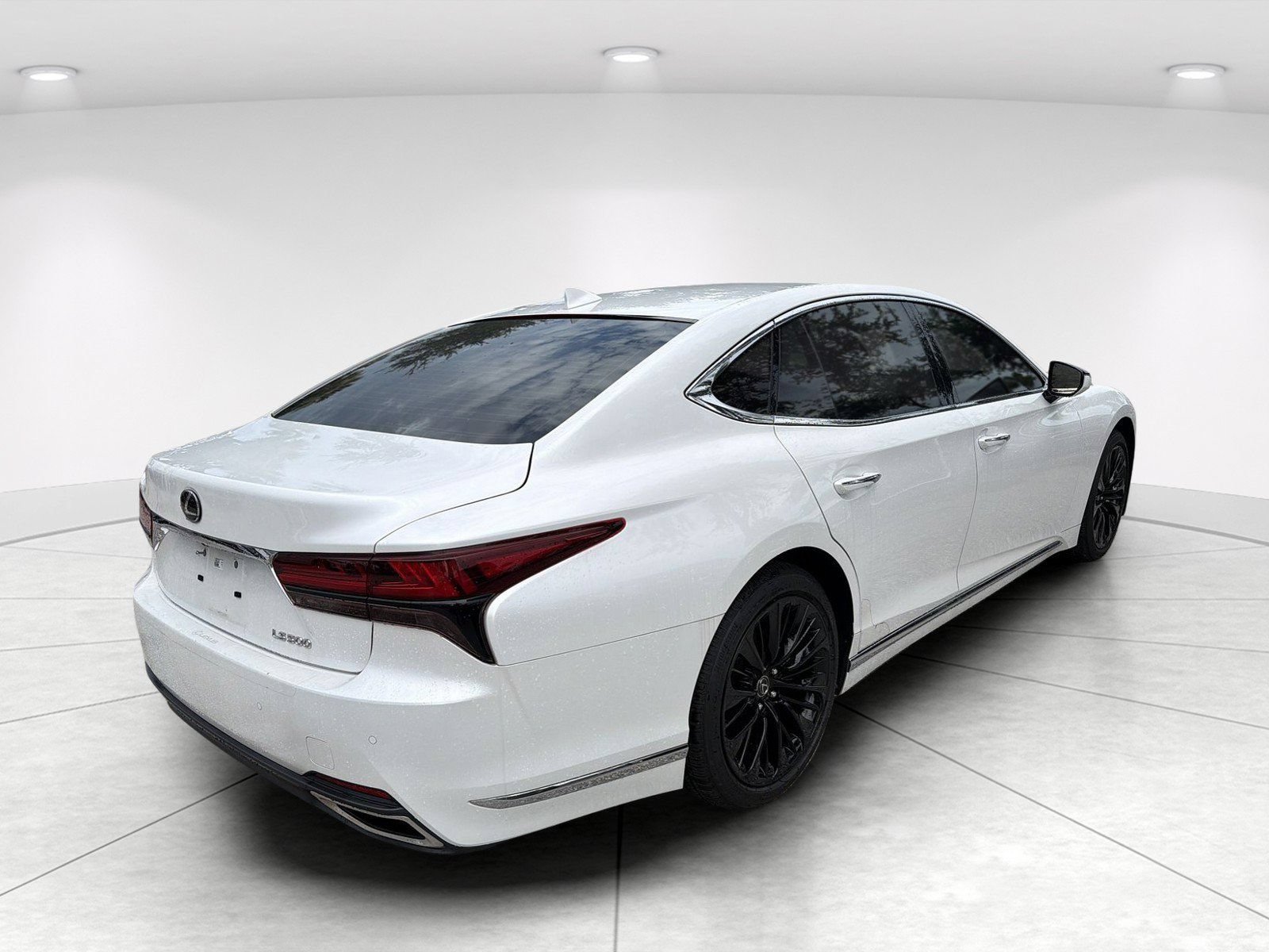 Used 2023 Lexus LS 500 w/ Accessory Package (Z2) RWD image 4