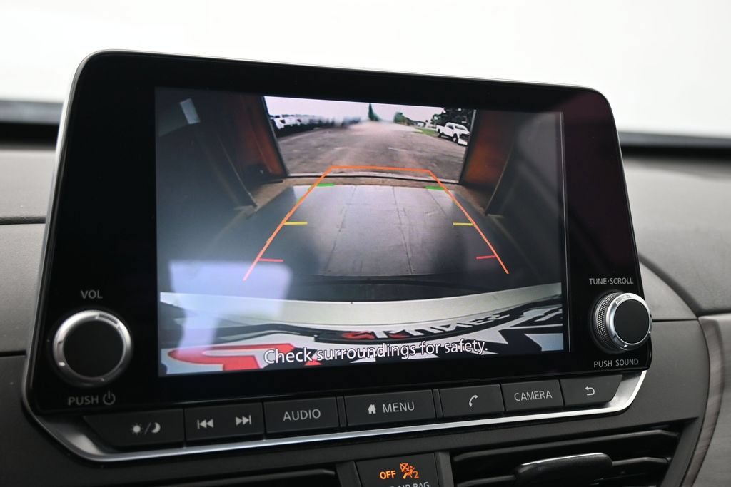 Used 2024 Nissan Altima 2.5 SV FWD image 19