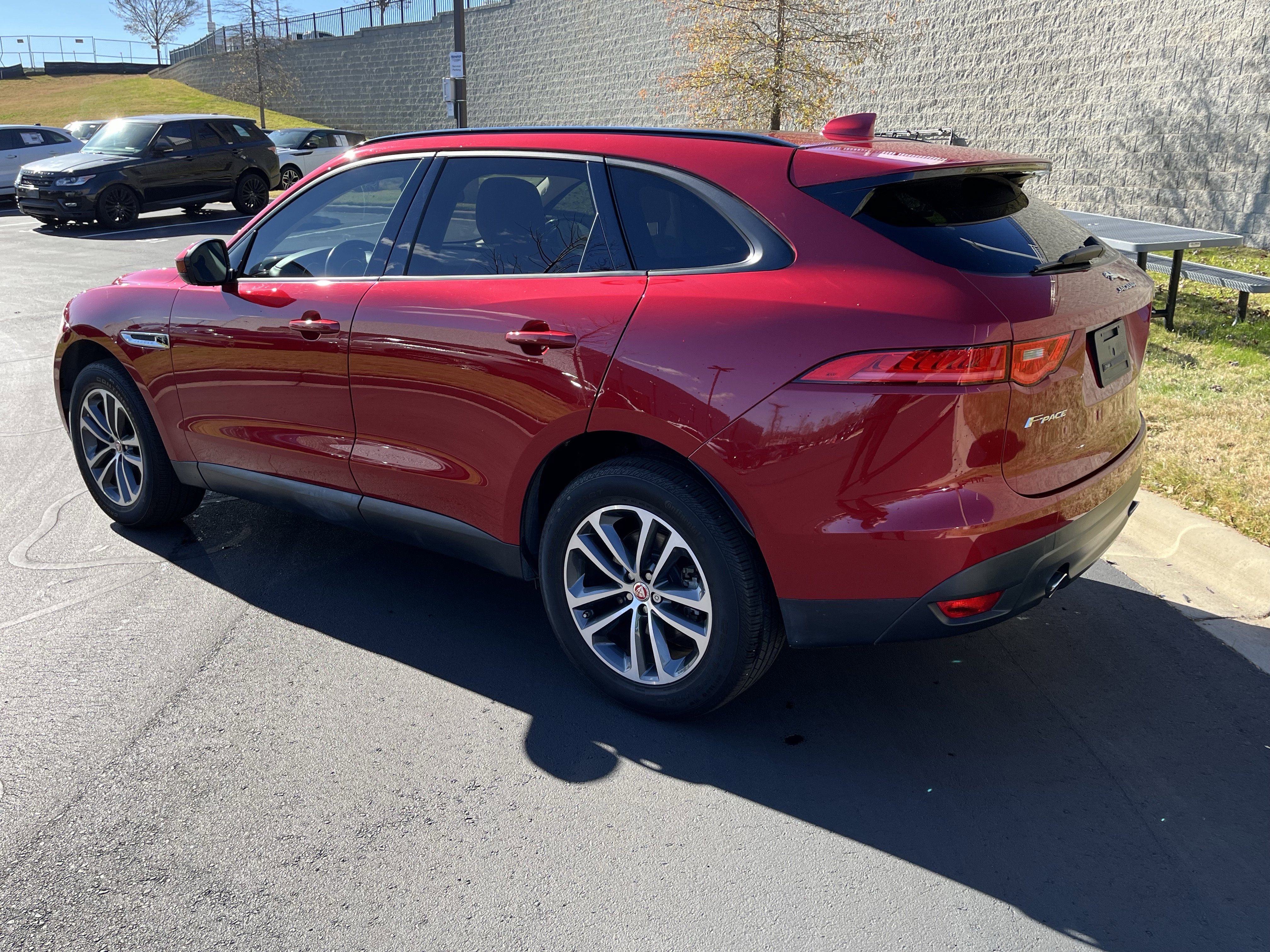 Used 2018 Jaguar F-PACE Premium image 5