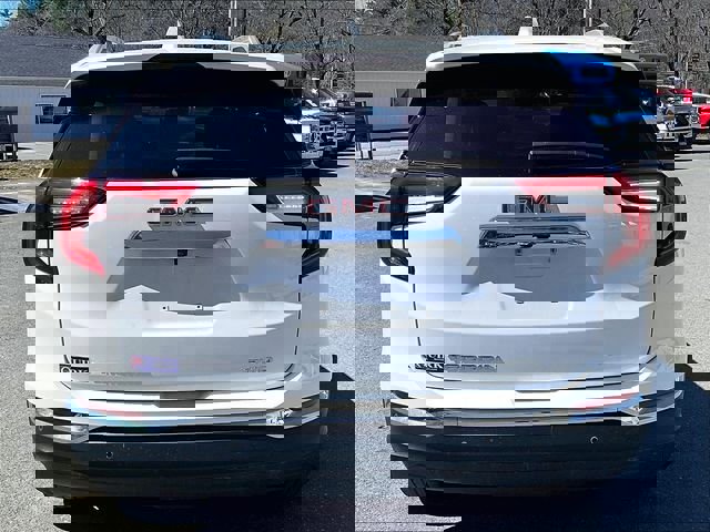 Used 2022 GMC Terrain SLT w/ Infotainment Package II image 5