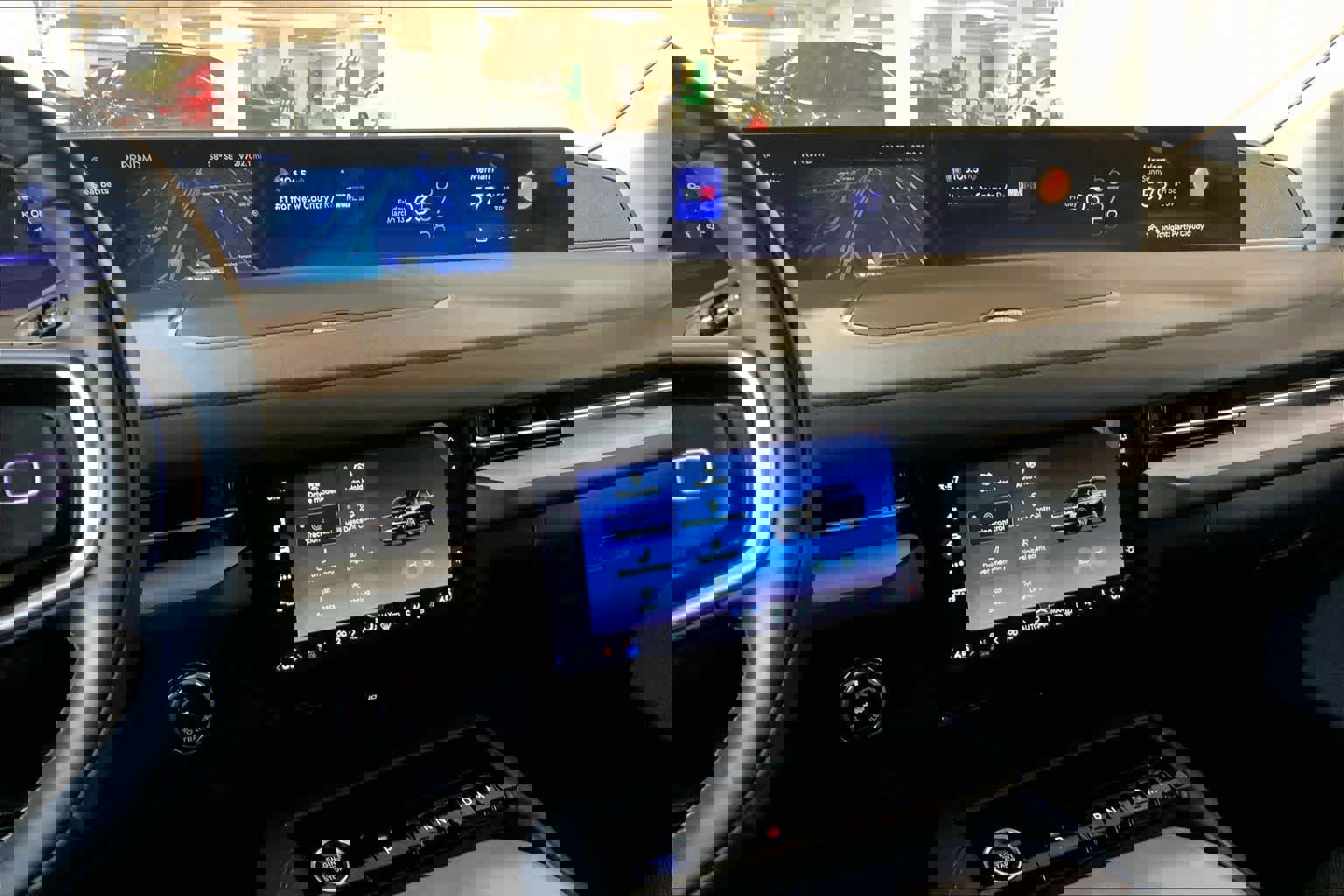 Used 2025 Lincoln Navigator Reserve image 6