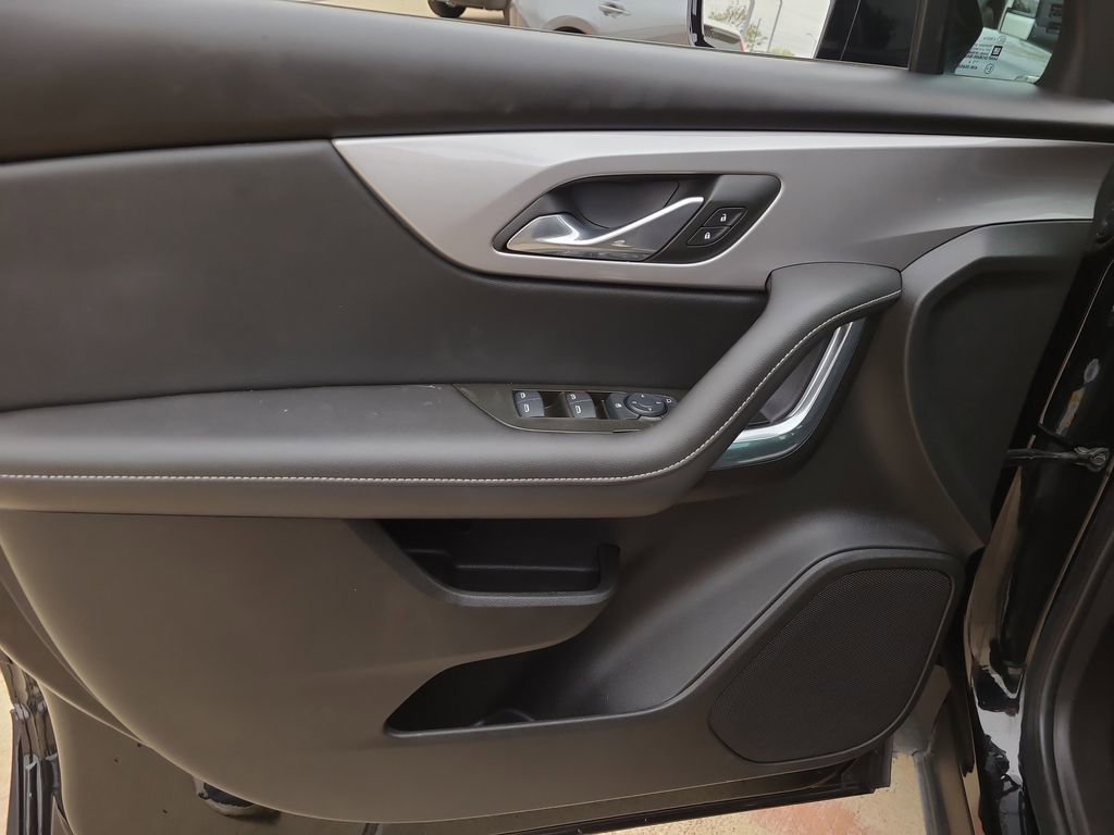 Used 2024 Chevrolet Blazer LT w/ Midnight/Sport Edition image 18