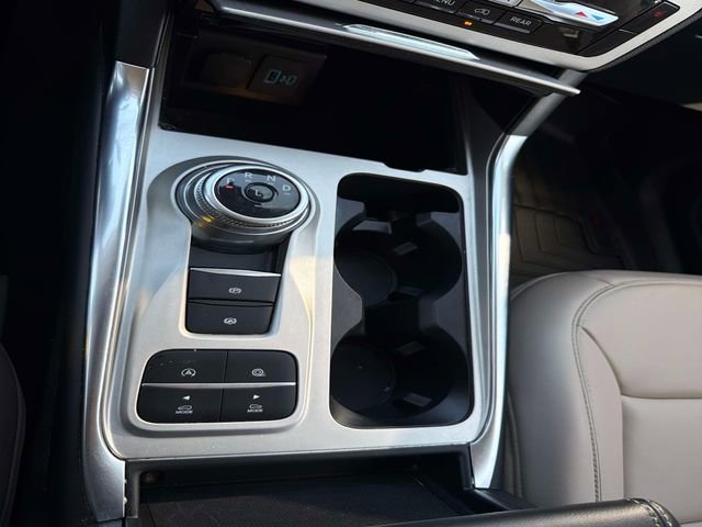 Used 2024 Ford Explorer XLT w/ Equipment Group 202A image 26