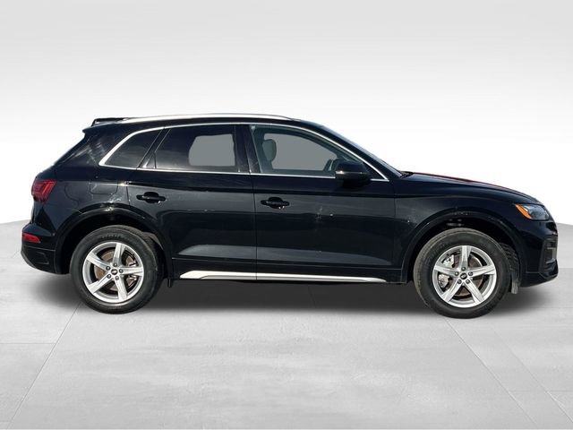 Used 2023 Audi Q5 2.0T Premium w/ Convenience Package image 8