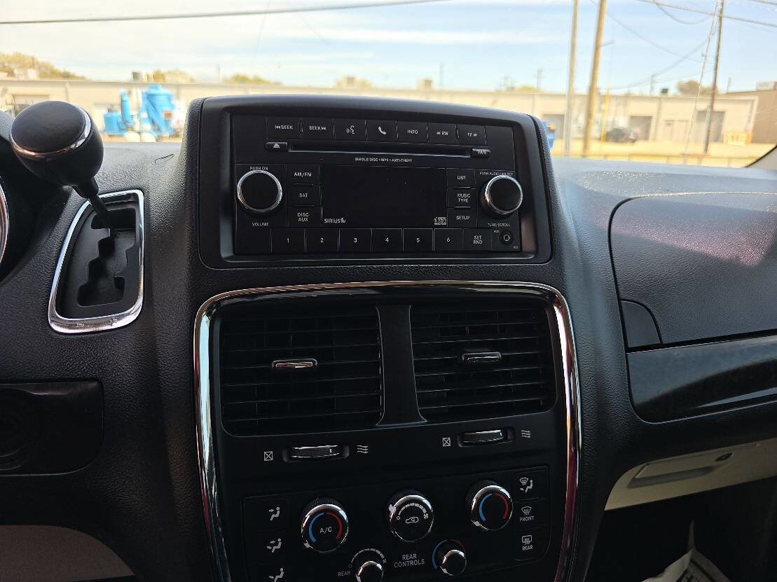 Used 2016 Dodge Grand Caravan SE w/ Quick Order Package 29E SE image 15