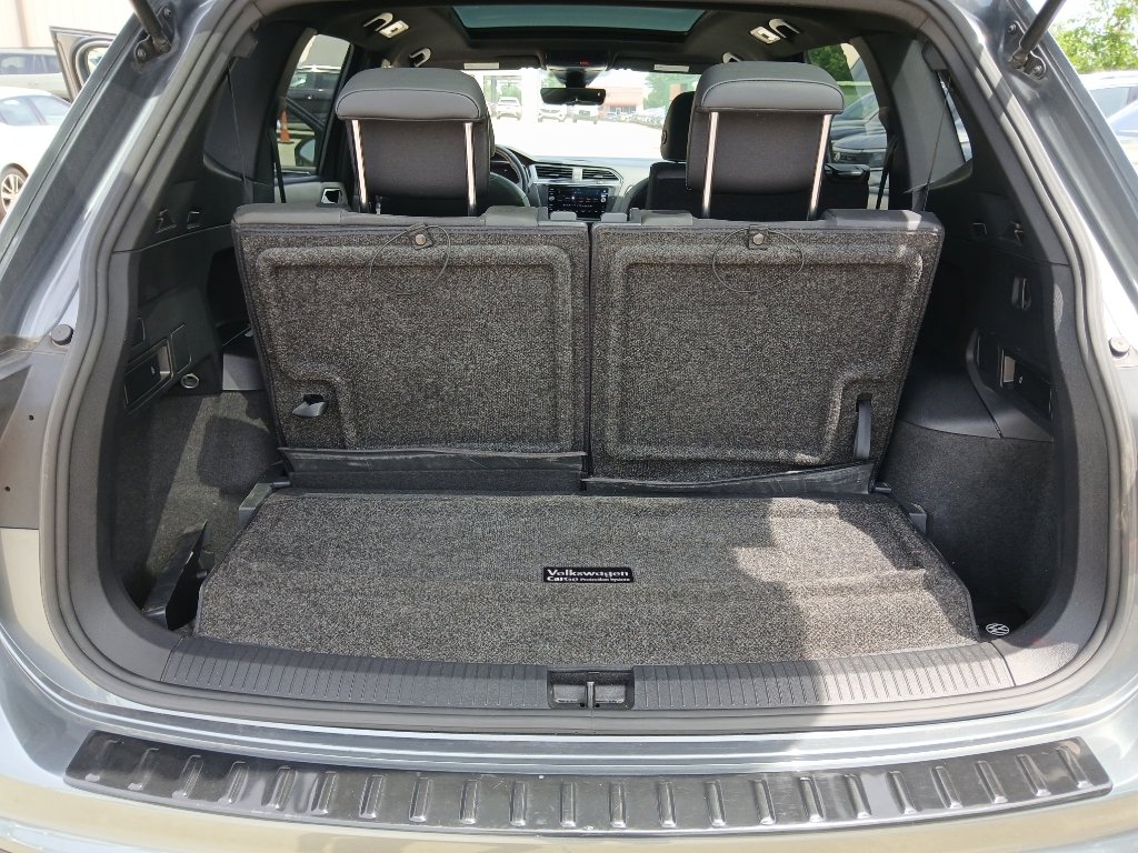 Used 2023 Volkswagen Tiguan SE R-Line FWD image 20