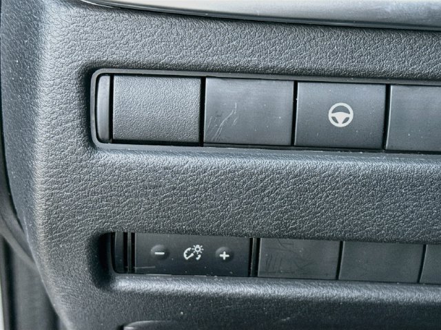 Used 2022 Nissan Rogue SV AWD/4WD image 13