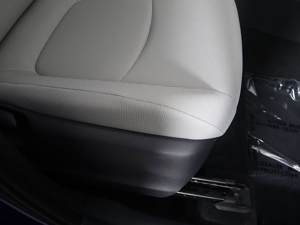 Used 2023 Toyota Corolla Cross LE image 29