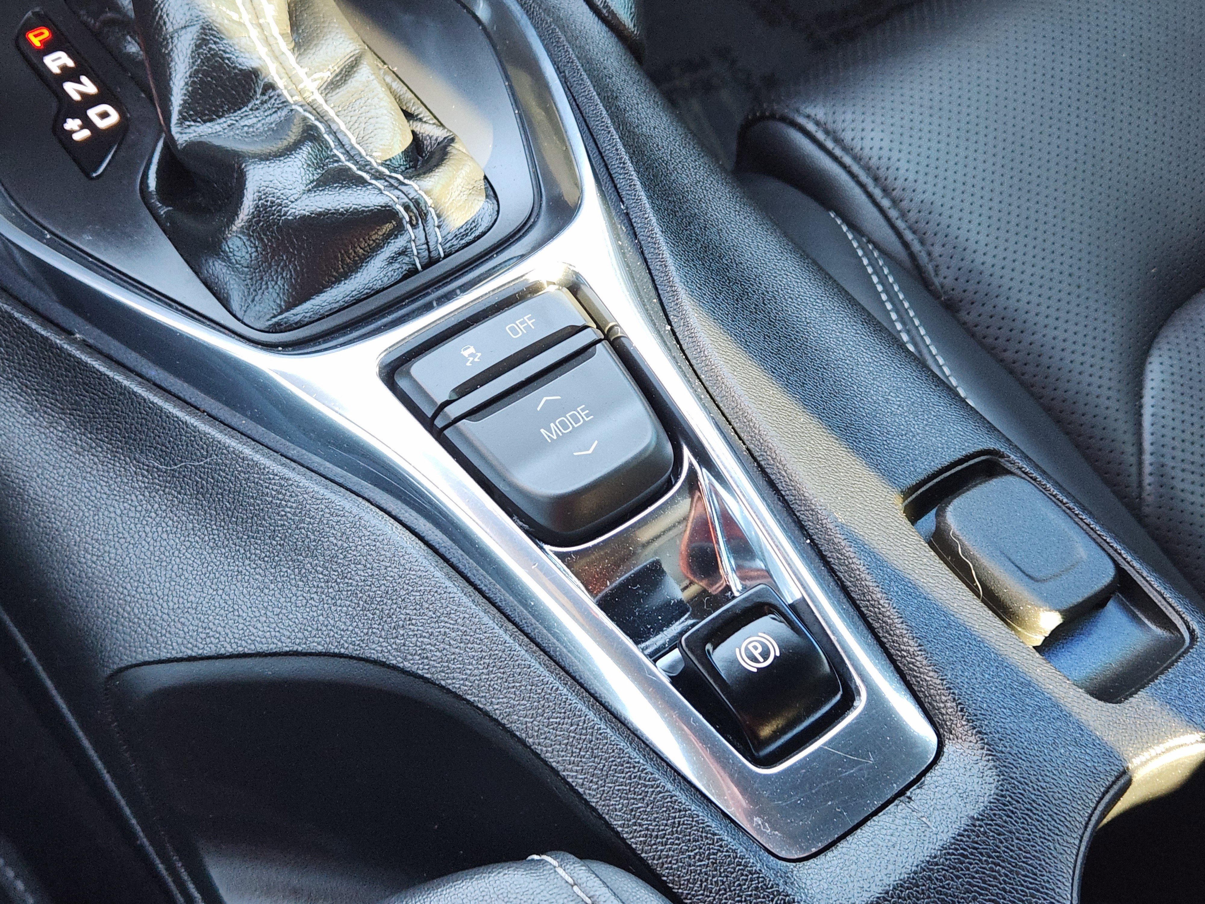 Used 2020 Chevrolet Camaro LT w/ RS Package image 30