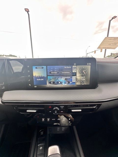 New 2025 Nissan Kicks SR image 15