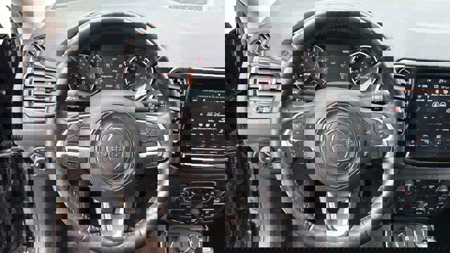 Used 2018 Jeep Compass Limited w/ Navigation Group image 15