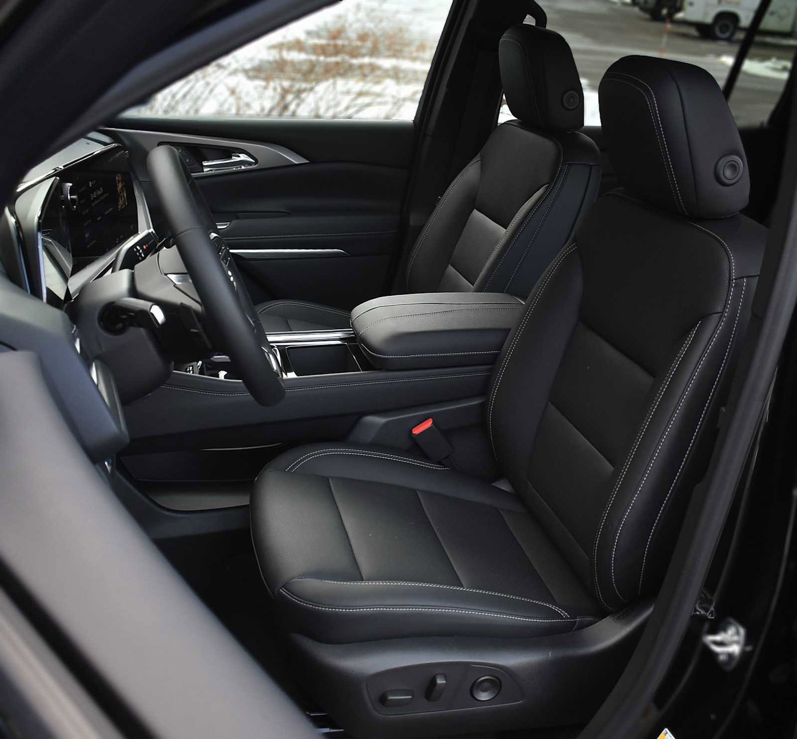 New 2026 Chevrolet Traverse LT w/ Midnight/Sport Edition image 9