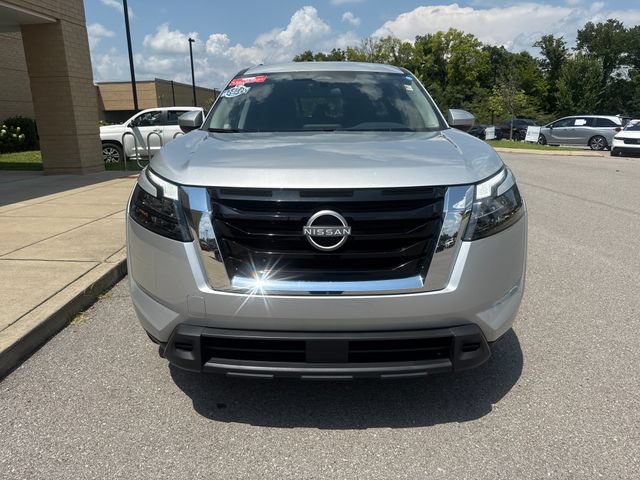 Used 2025 Nissan Pathfinder SV AWD/4WD image 7