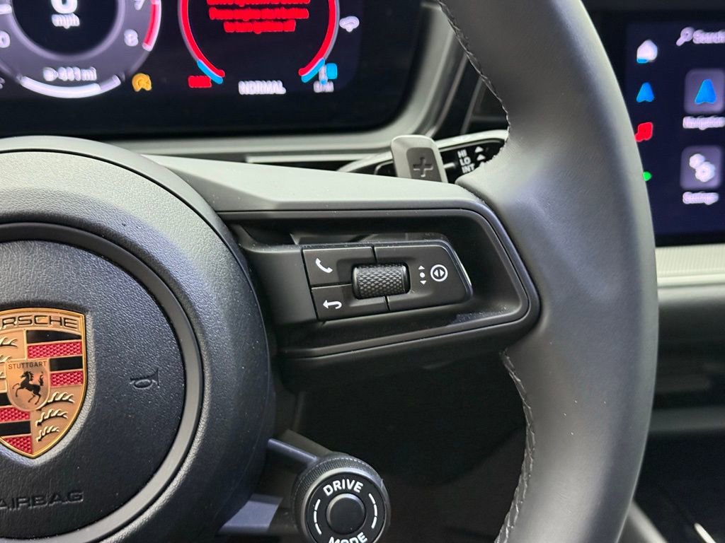 Certified 2025 Porsche Cayenne Coupe image 13