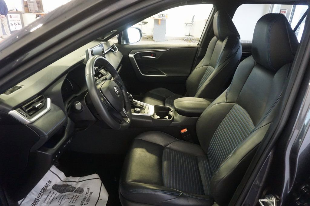 Used 2020 Toyota RAV4 XSE image 21