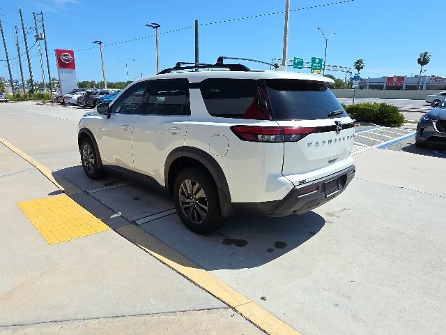 Used 2024 Nissan Pathfinder SV w/ SV Premium Package FWD image 6