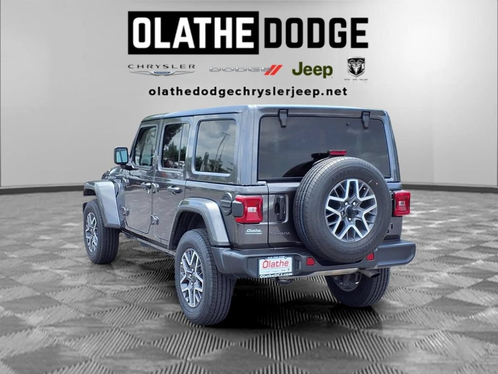 Used 2025 Jeep Wrangler Unlimited Sahara AWD/4WD image 3
