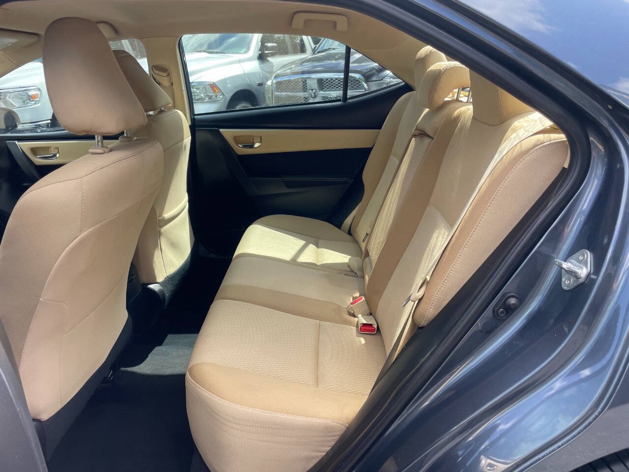 Used 2017 Toyota Corolla LE FWD image 18