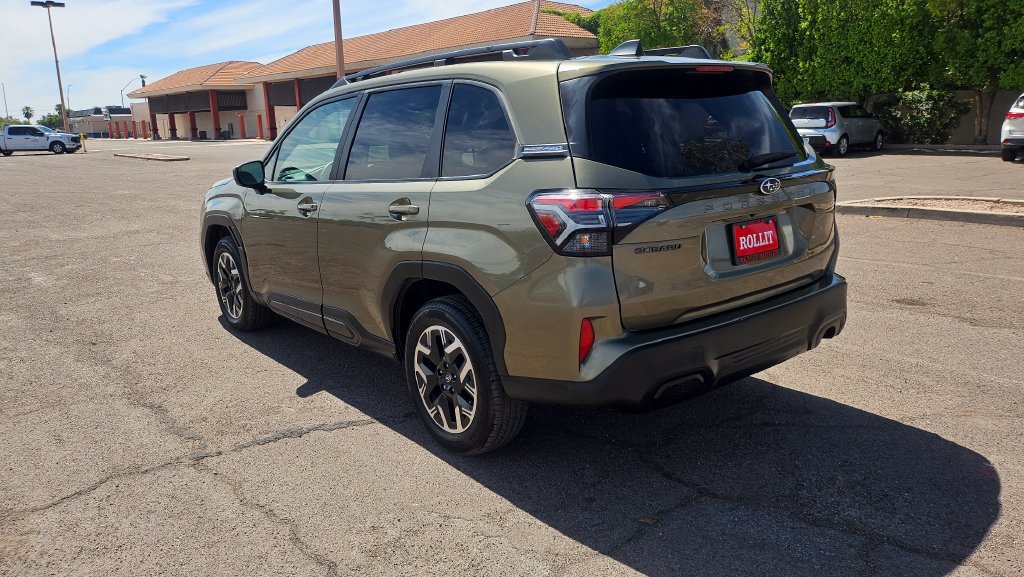 Used 2025 Subaru Forester Premium AWD/4WD image 8
