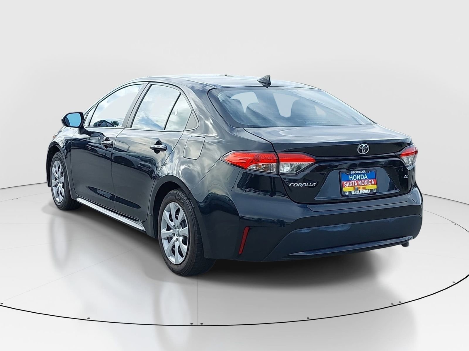 Used 2022 Toyota Corolla LE w/ Carpet Mat Package (TMS) image 7