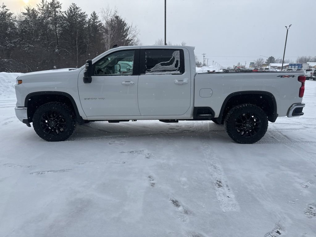 Used 2025 Chevrolet Silverado 3500 LT image 7