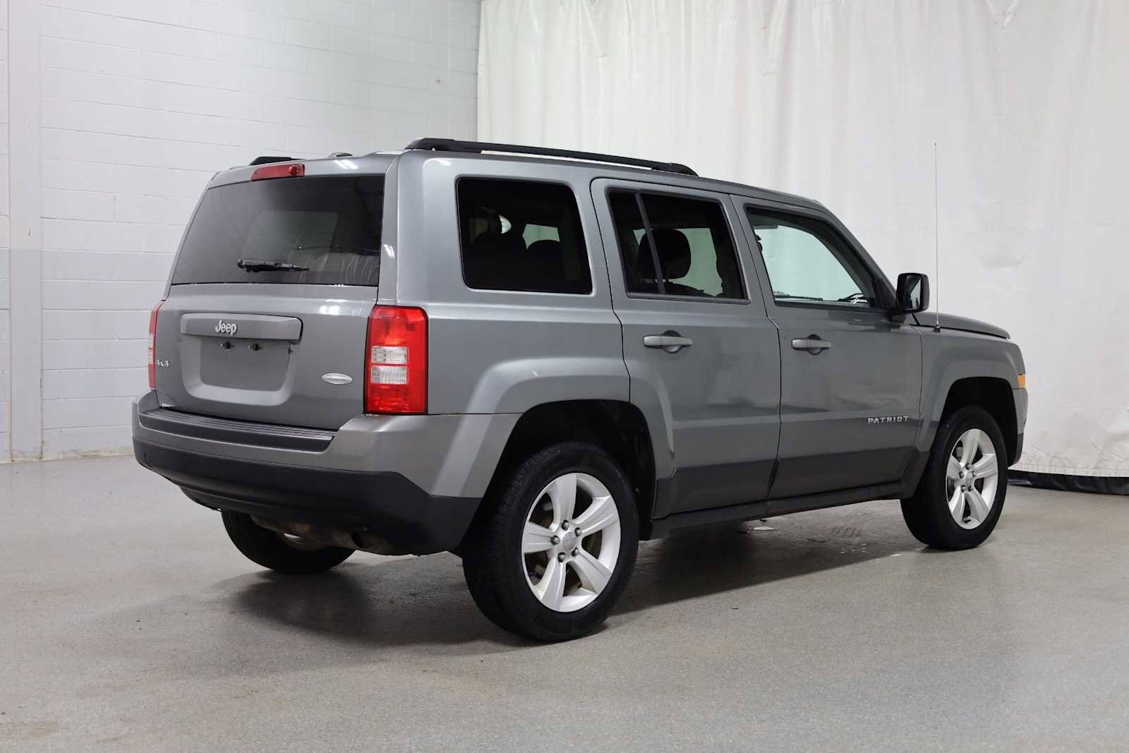 Used 2014 Jeep Patriot Latitude w/ Sun/Sound Group image 9