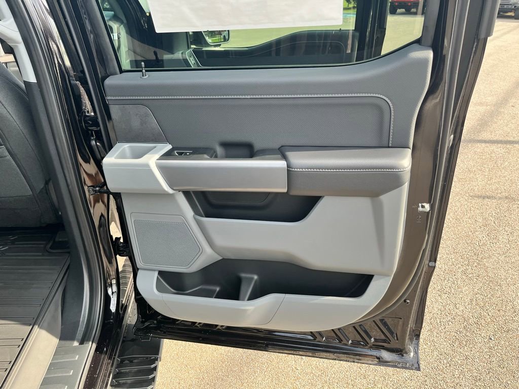 New 2026 Ford F150 XLT w/ Equipment Group 302A MID image 9