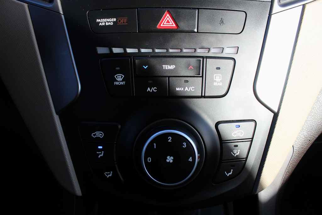 Used 2017 Hyundai Santa Fe Sport FWD image 21